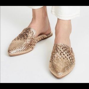 Sam Edelman gold pointed toe flats - size 7.5